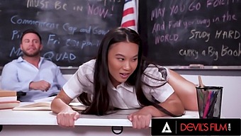 Horny Coed Gets Her Pussy Pounded By Her Teacher In A Dorm Room